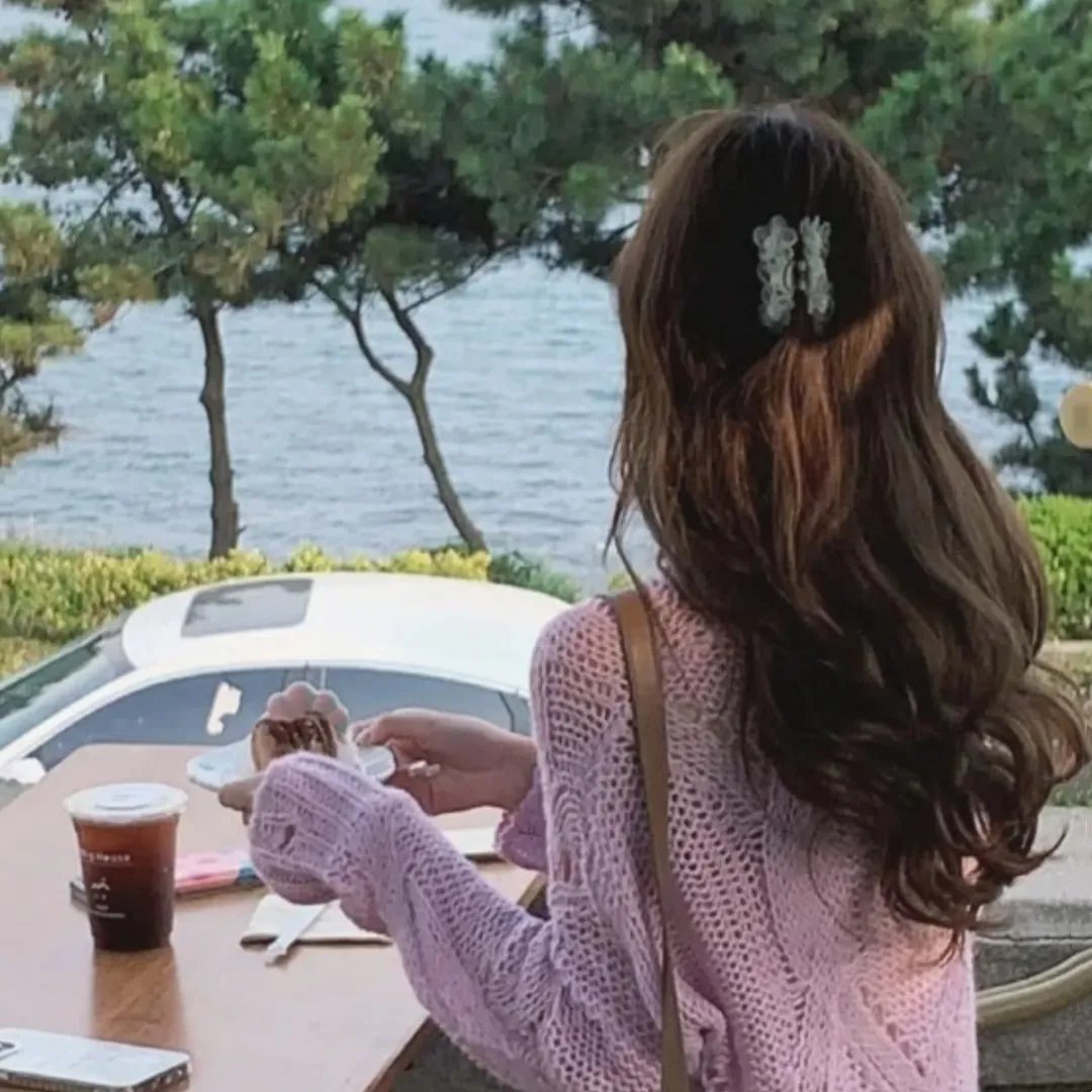 邻人13号海报