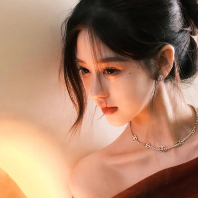紫色女郎海报